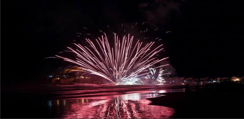 Tom&agrave;s SL Fireworks.