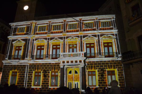 Until January 4th you can see 3D images projected on the City Hall