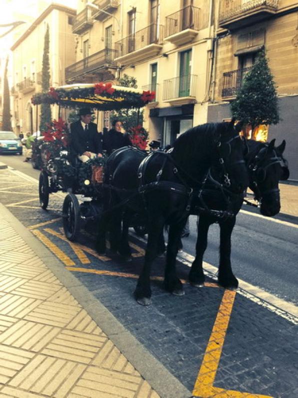 Las tartanas circulan por las calles de Reus