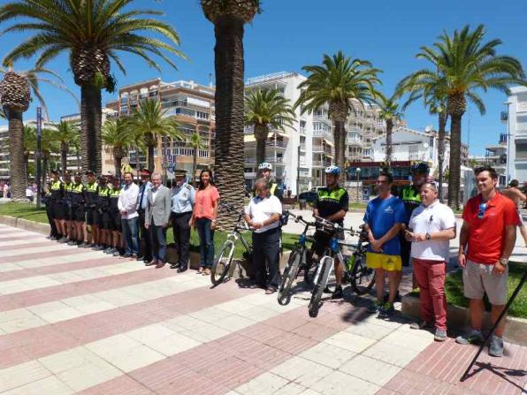 El alcalde y concejales de Salou presentan la comisaría de playa