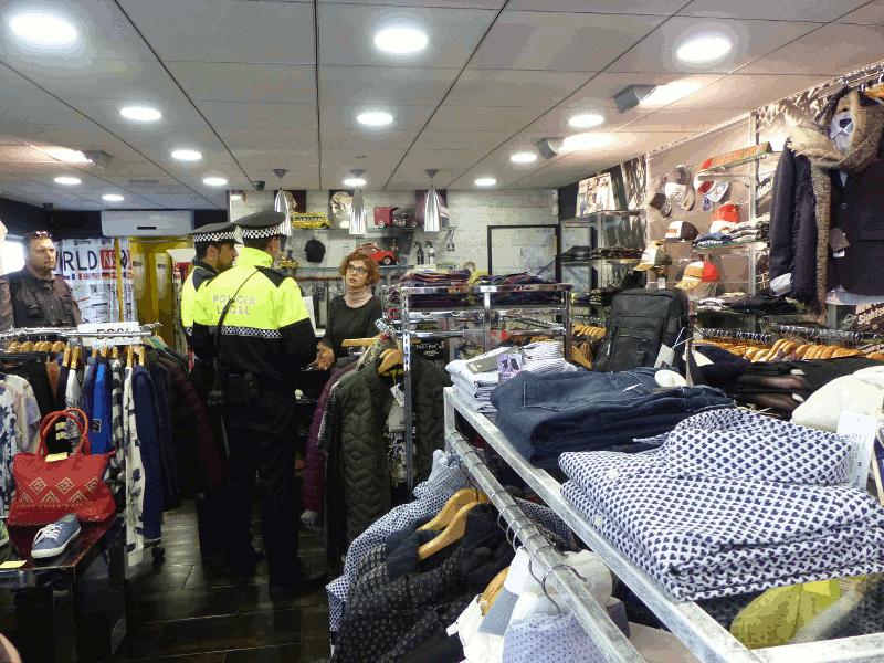 La Polic&iacute;a Local de Salou da consejos de seguridad a los comerciantes