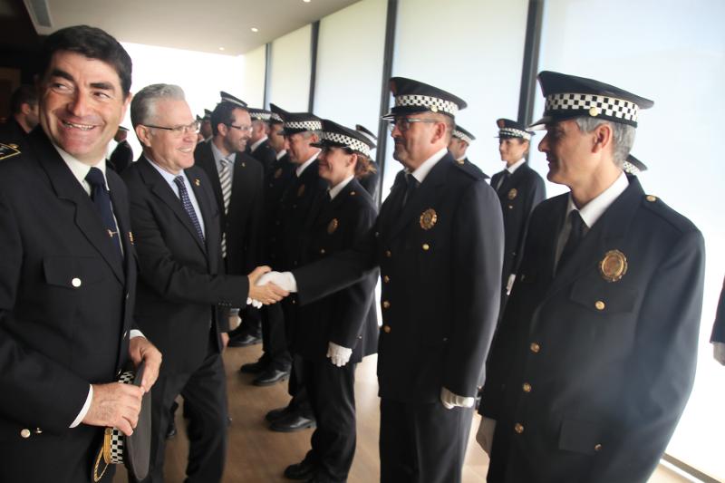 Salutaci&oacute; als agents de la Guarida Urbana de Salou