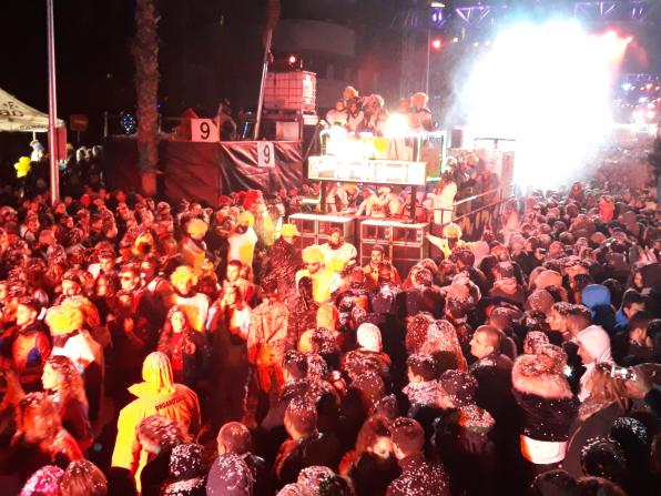 30.000 people enjoy the C&oacute;s Blanc in Salou.