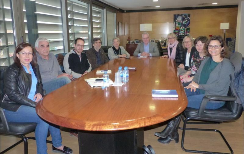 Imatge de la reuni&oacute; entre membres del CAR i alcalde