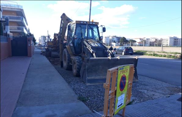 Las máquinas, trabajando en la calle Carles Roig.