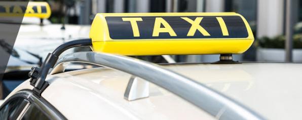 Three detainees to rob and assault a taxi driver from Salou