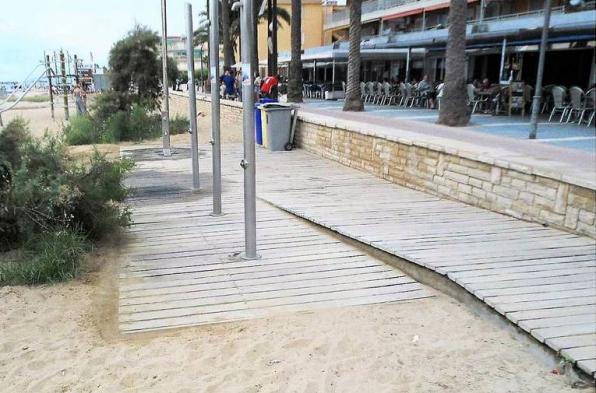 Plan to improve the showers of Poniente beach