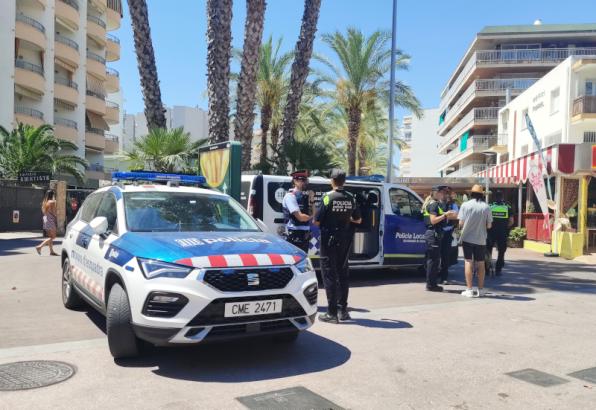 The local police and the Mossos d'Esquadra in Salou