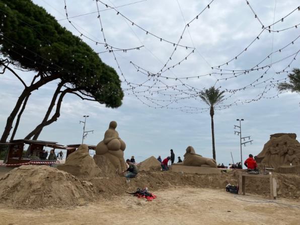 La Pineda de Vila-seca beach hosts this traditional activity.