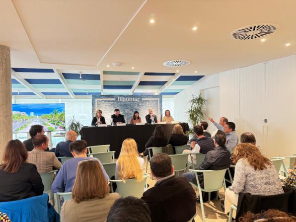 Jornada sobre turismo sostenible e IA en el Hotel Blaumar