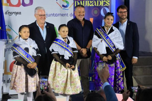 Authorities and pubilles in the proclamation of Nits Daurades Salou 