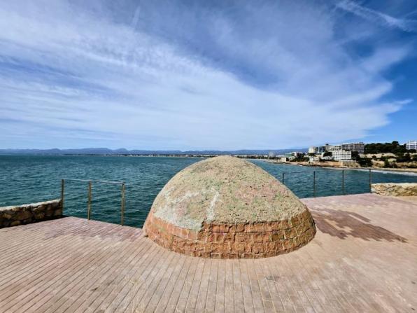 Nido de ametralladora o b&uacute;nker de Porroig. Cedida