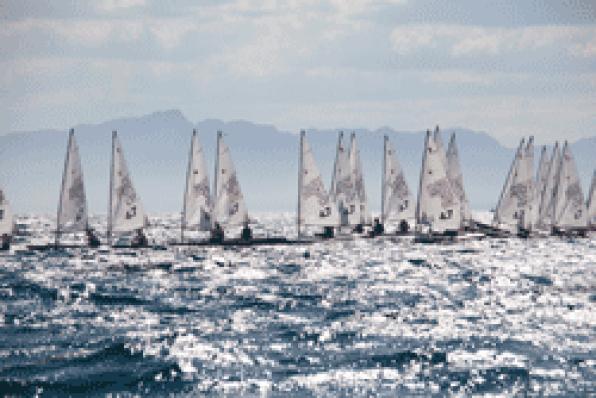 More than 80 sailors participating in the 6th Cambrils Trophy  at Bon Port