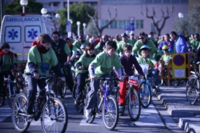 La XVI Pedalada Popular de Salou re&uacute;ne a medio millar de participantes
