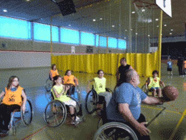 Una norantena dinfants participa en les activitats esportives de Setmana Santa