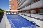 Piscina con jacuzzi en los apartamentos les Dàlies de Salou