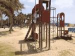 Salou renueva los juegos infantiles de las playas de Levante y Poniente