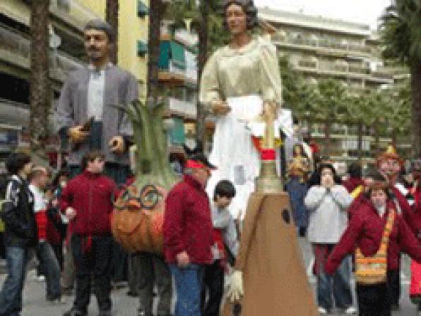 Salou with giants and gralles at the XXV Winter Festival